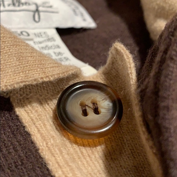 Looney Tunes edition brown & cream; 2 button clean - Picture 14 of 14